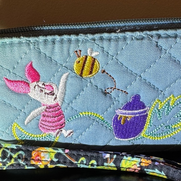 Disney x Vera Bradley Piglet Card Key Lanyard - Picture 3 of 8